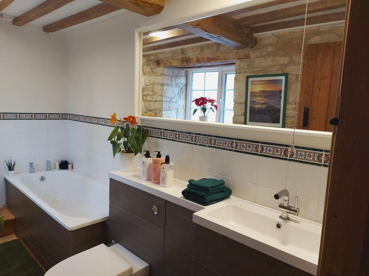 Thames Head Wharf - Historic Cotswold Cottage With Stunning Countryside Views Cirencester Bagian luar foto